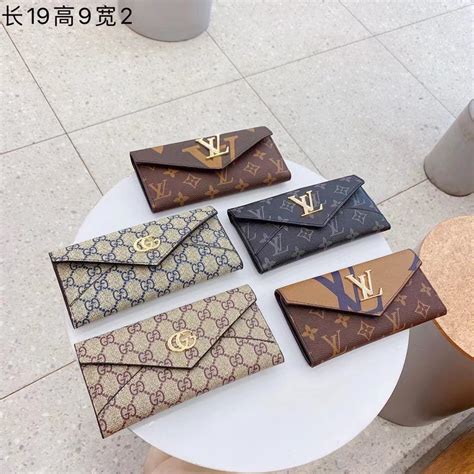 louis vuitton envelope card holder.